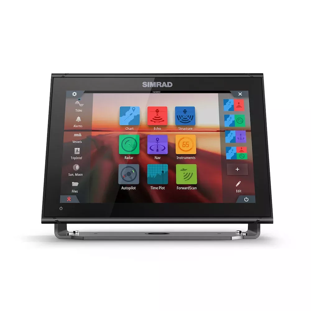 Simrad GO12 XSE Chartplotter and radar display with TotalScan transducer and C-MAP